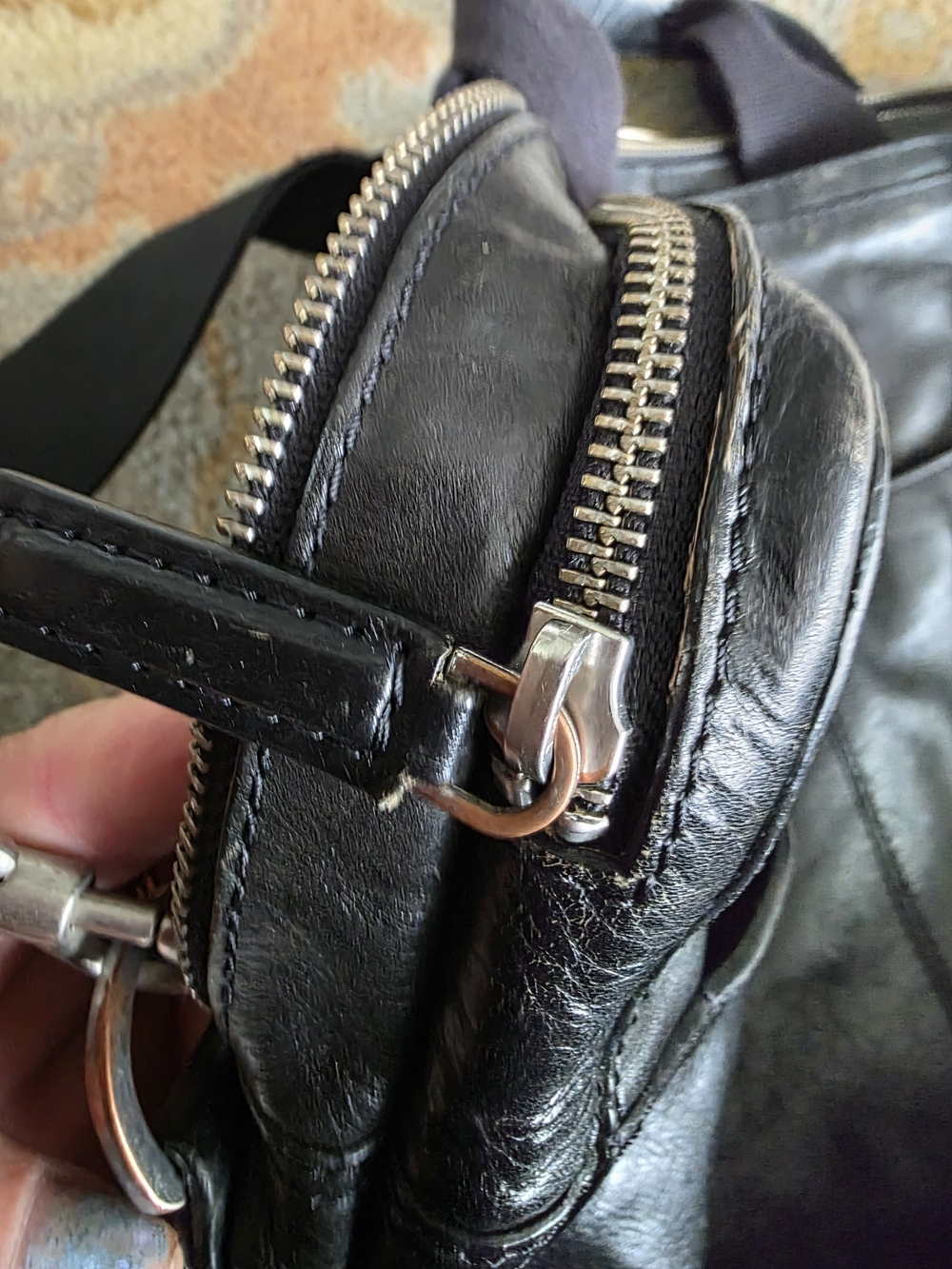 Classic Black Leather Bag with Removable Strap Tiger Of SWEDEN - Picture 4 of 8